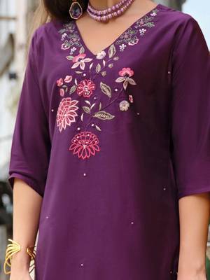 women floral embroidered regular thread work liva kurta with trousers & with dupatta 5