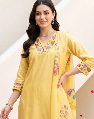 women floral embroidered regular thread work liva kurta with trousers & with dupatta 2