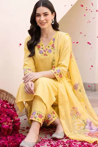 women floral embroidered regular thread work liva kurta with trousers & with dupatta