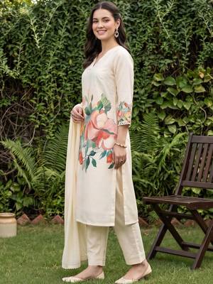 floral printed regular kurta with trousers & with dupatta 3