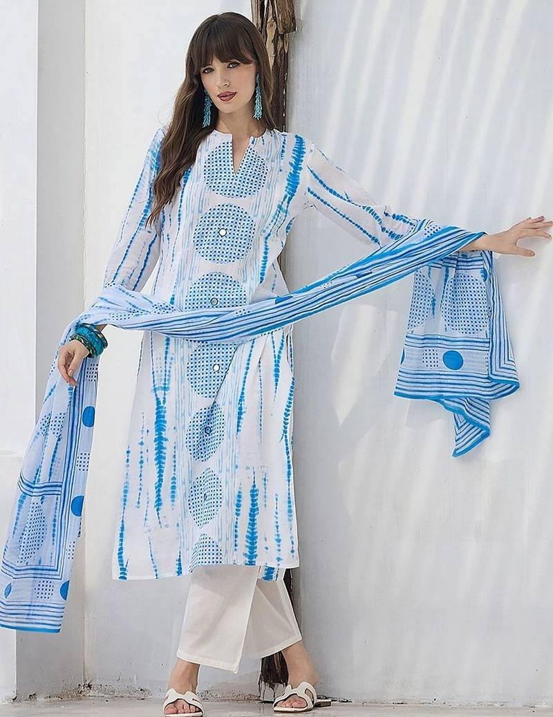 women printed regular cotton kurta with trousers & with dupatta