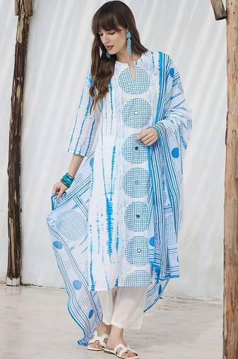 women printed regular cotton kurta with trousers & with dupatta