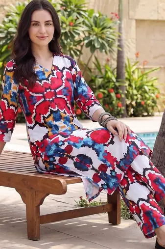 women printed regular kurta with trousers