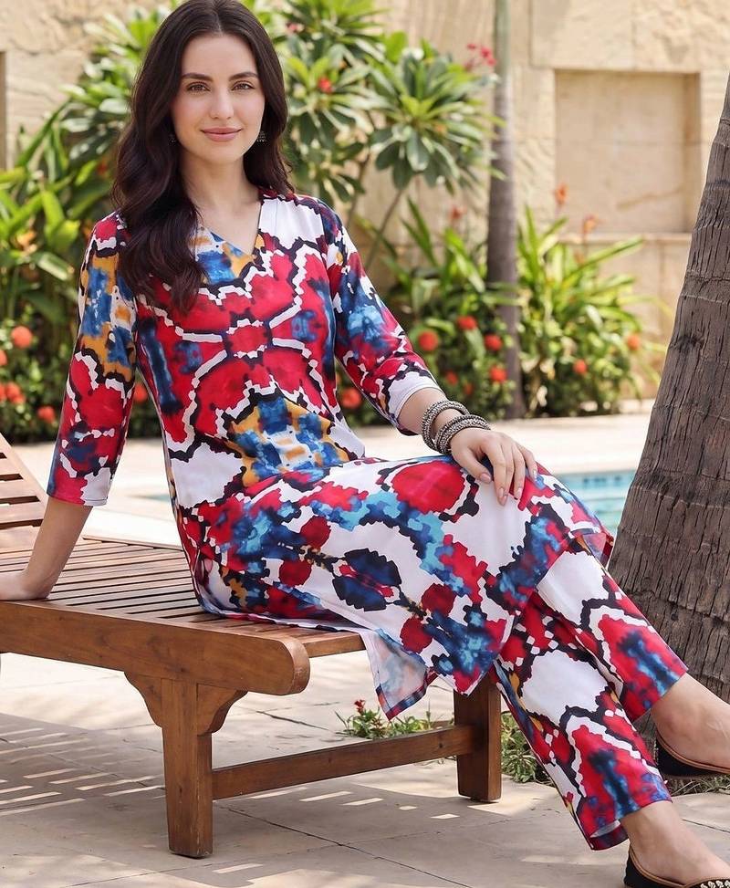women printed regular kurta with trousers