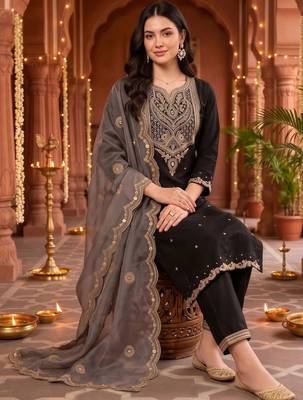 women ethnic motifs embroidered regular thread work kurta with trousers & with dupatta 5