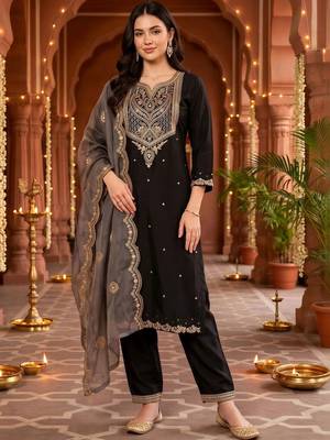 women ethnic motifs embroidered regular thread work kurta with trousers & with dupatta 6