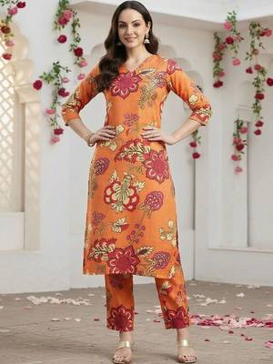 women floral printed regular kurta with trousers 1