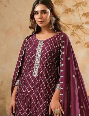 women ethnic motifs embroidered regular thread work kurta with trousers & with dupatta 4