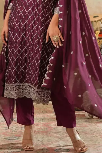 women ethnic motifs embroidered regular thread work kurta with trousers & with dupatta