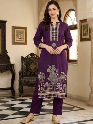 women ethnic motifs printed regular cotton kurta with trousers 6