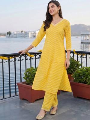 women printed regular cotton kurta with palazzos 1