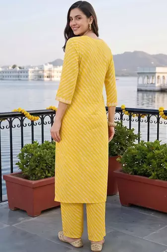 women printed regular cotton kurta with palazzos