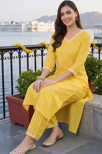 women printed regular cotton kurta with palazzos