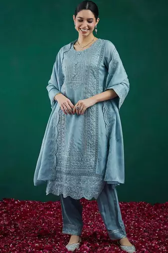 women ethnic motifs embroidered regular thread work kurta with trousers & with dupatta