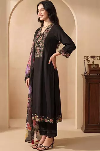 women floral embroidered regular thread work liva kurta with trousers & with dupatta