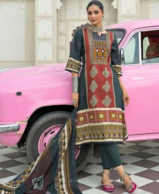 women ethnic motifs printed regular cotton kurta with trousers & with dupatta 1