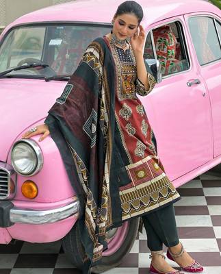women ethnic motifs printed regular cotton kurta with trousers & with dupatta 3