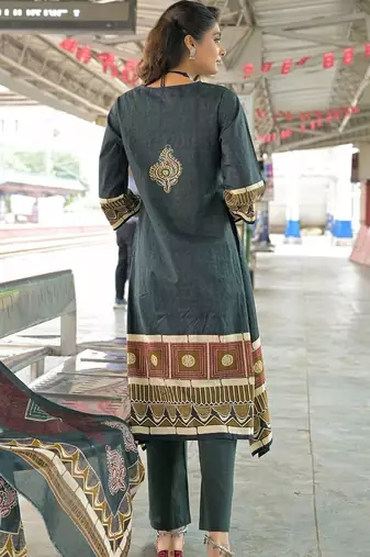 women ethnic motifs printed regular cotton kurta with trousers & with dupatta