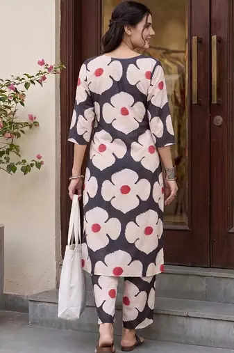 women floral printed regular kurta with trousers