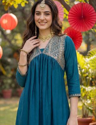 women ethnic motifs embroidered empire kurta with trousers & with dupatta 2