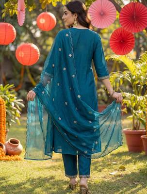women ethnic motifs embroidered empire kurta with trousers & with dupatta 5