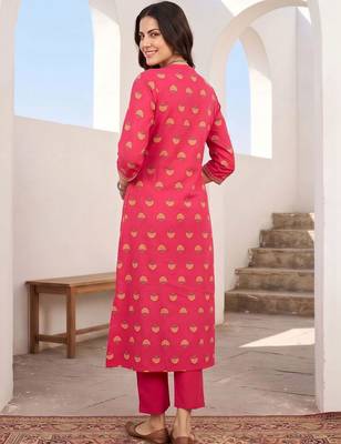 women ethnic motifs printed regular cotton kurta with trousers 3
