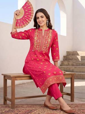 women ethnic motifs printed regular cotton kurta with trousers 4