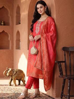 women ethnic motifs embroidered regular thread work kurta with trousers & with dupatta 1