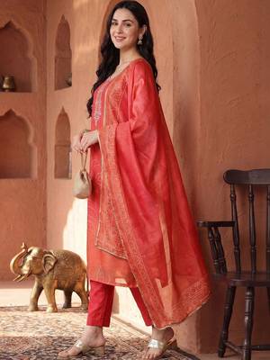 women ethnic motifs embroidered regular thread work kurta with trousers & with dupatta 3