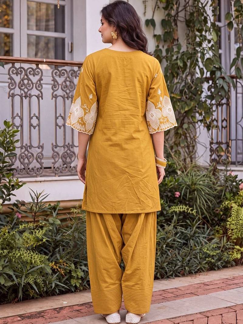 women ethnic motifs embroidered regular thread work kurta with patiala & with dupatta