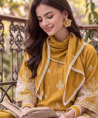 women ethnic motifs embroidered regular thread work kurta with patiala & with dupatta 4
