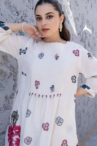 women floral printed regular cotton kurta with trousers
