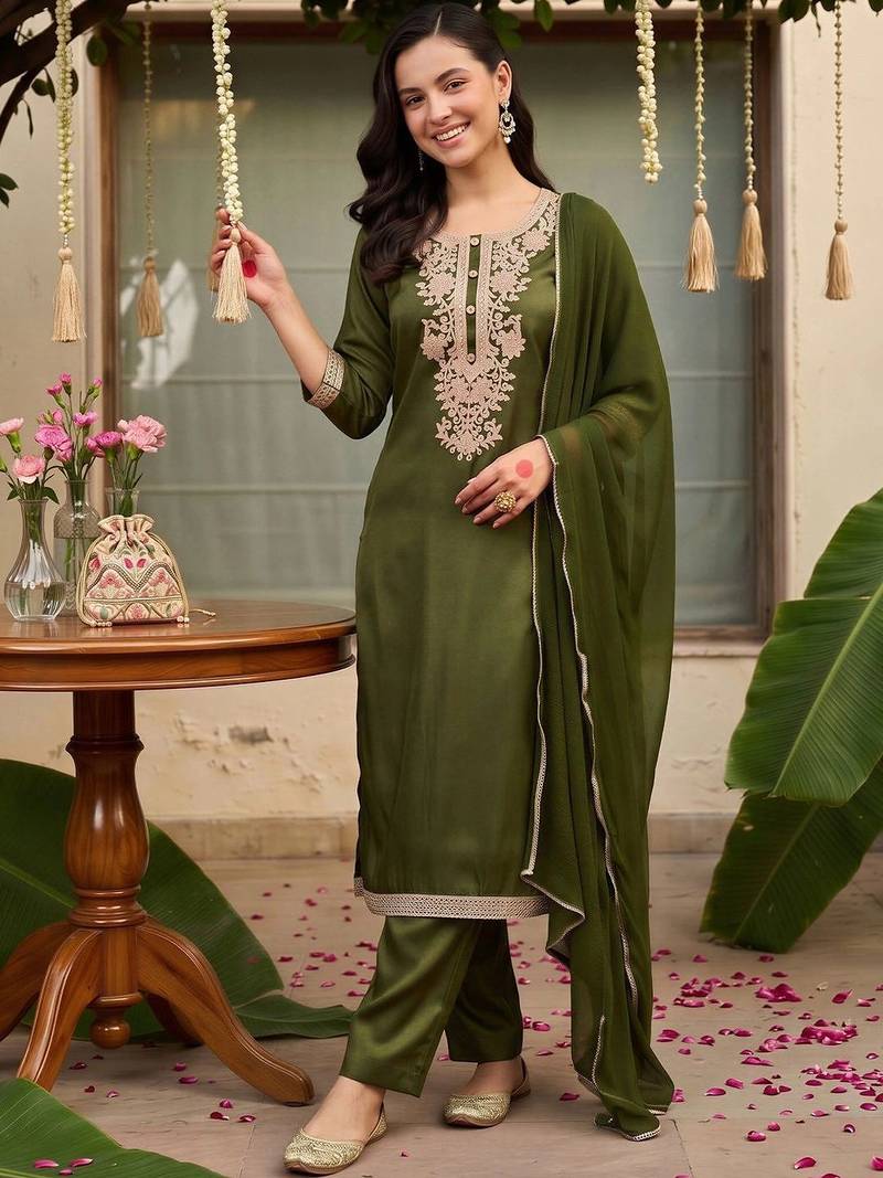 women ethnic motifs embroidered regular thread work kurta with trousers & with dupatta