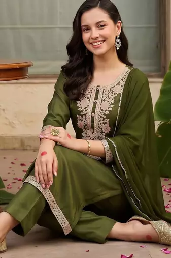 women ethnic motifs embroidered regular thread work kurta with trousers & with dupatta
