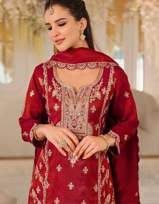 women ethnic motifs embroidered regular kurta with sharara & with dupatta 2