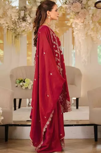 women ethnic motifs embroidered regular kurta with sharara & with dupatta