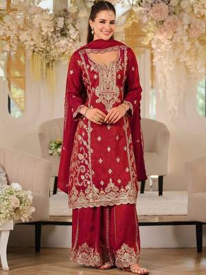 women ethnic motifs embroidered regular kurta with sharara & with dupatta 5