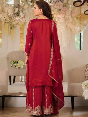 women ethnic motifs embroidered regular kurta with sharara & with dupatta 7