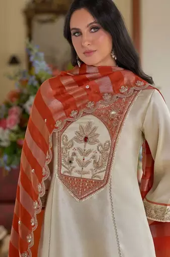 women ethnic motifs embroidered regular thread work kurta with trousers & with dupatta