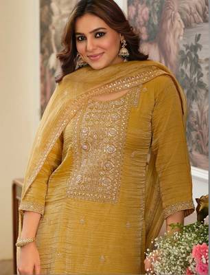 women ethnic motifs embroidered regular sequinned kurta with patiala & with dupatta 4