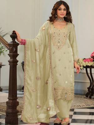 women ethnic motifs embroidered regular mirror work kurta with salwar & with dupatta 1