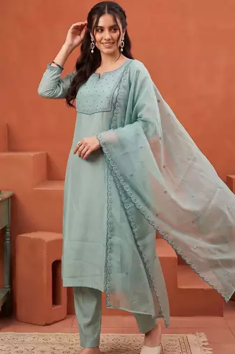 women embroidered regular thread work kurta with trousers & with dupatta