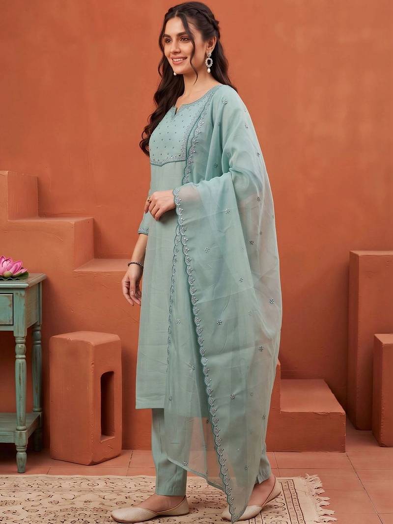 women embroidered regular thread work kurta with trousers & with dupatta