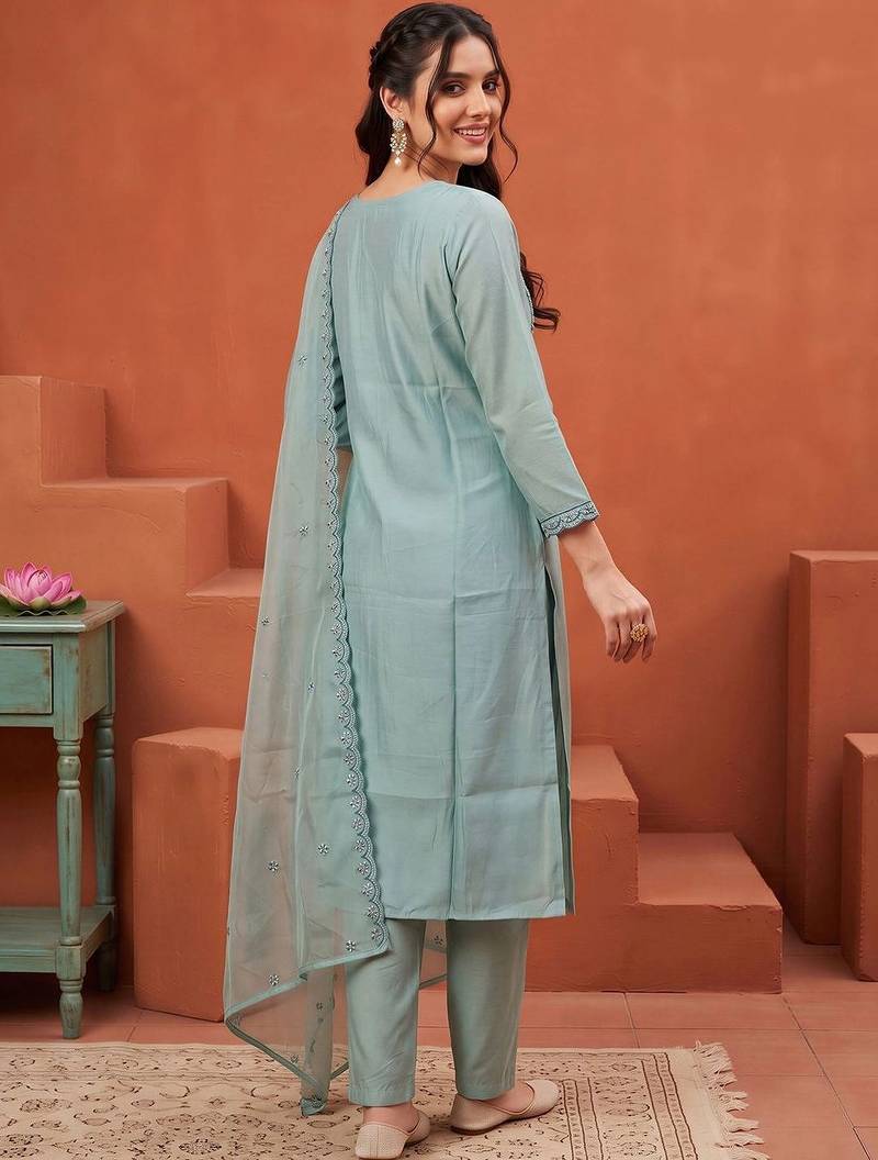 women embroidered regular thread work kurta with trousers & with dupatta