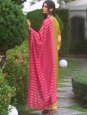 women ethnic motifs embroidered regular thread work kurta with palazzos & with dupatta 3