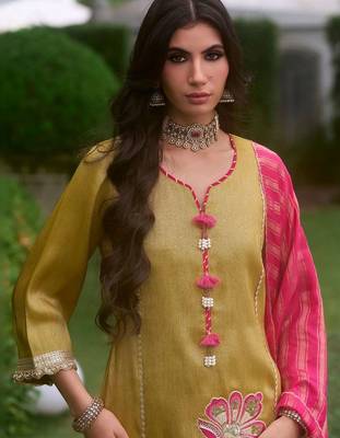 women ethnic motifs embroidered regular thread work kurta with palazzos & with dupatta 5