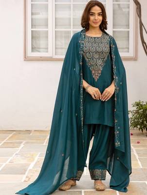 women ethnic motifs embroidered regular thread work kurta with patiala & with dupatta 1