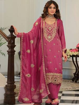 women ethnic motifs embroidered regular gotta patti kurta with patiala & with dupatta 1