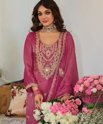 women ethnic motifs embroidered regular gotta patti kurta with patiala & with dupatta 5