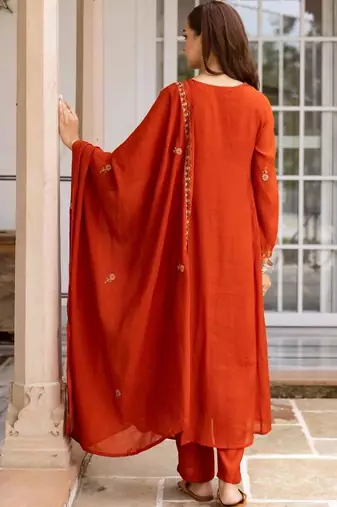 women ethnic motifs embroidered regular thread work kurta with trousers & with dupatta